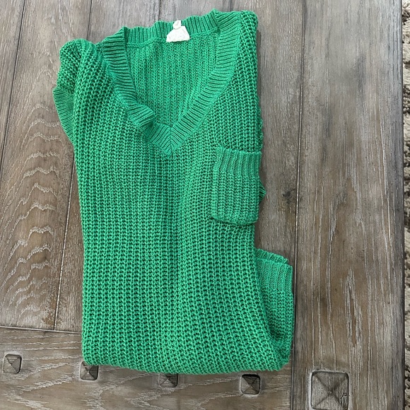 Cute Bibi V-neck Sweater - Picture 7 of 7